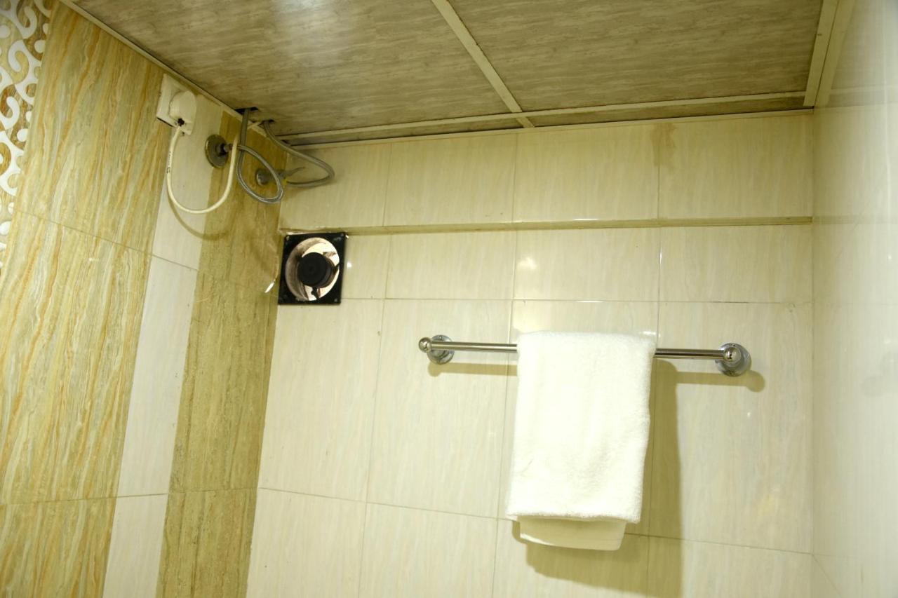 Hotel Galaxy Comforts Mumbai Exterior foto